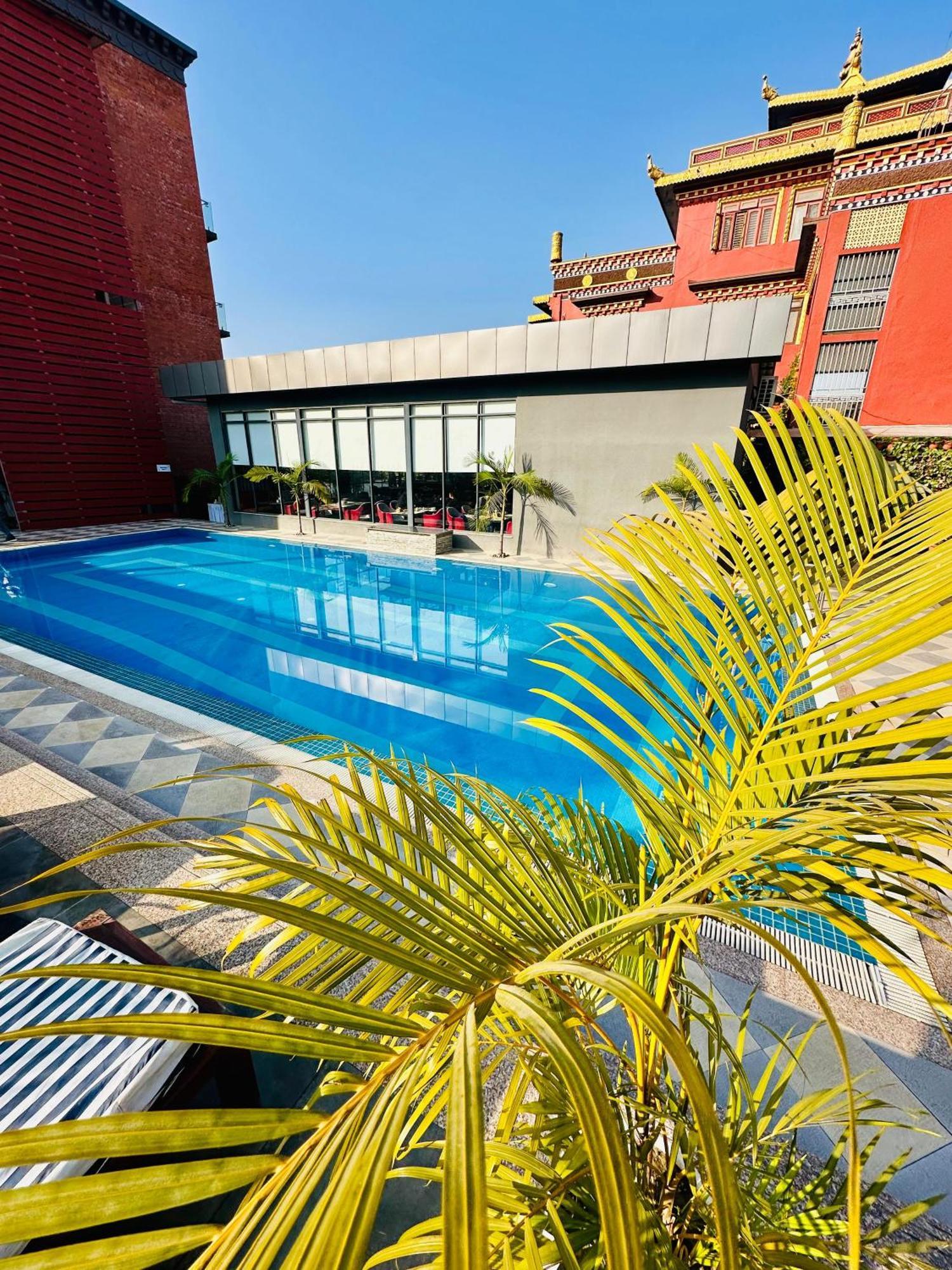 Dolmaling Hotel
