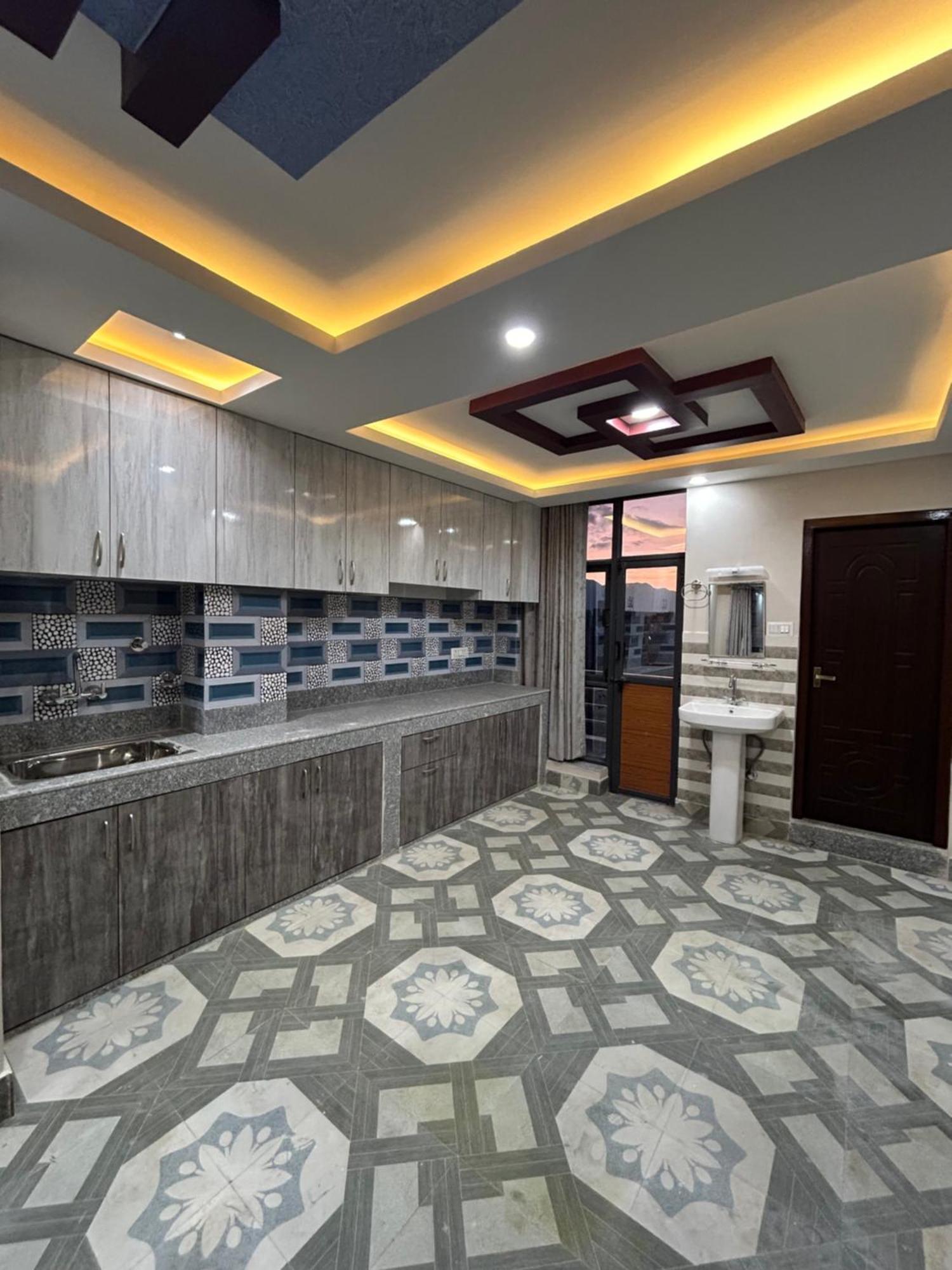 Applewood Hotel *