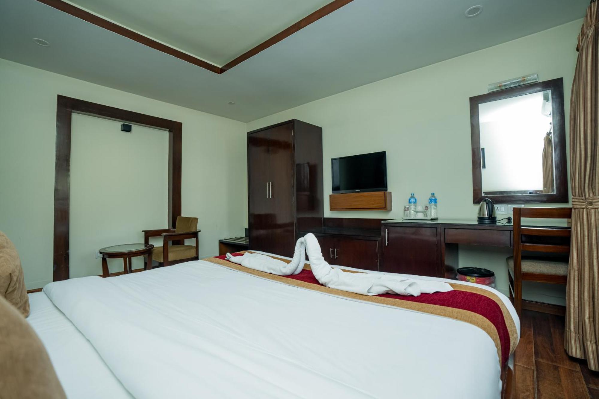 Hotel Aryatara 3*
