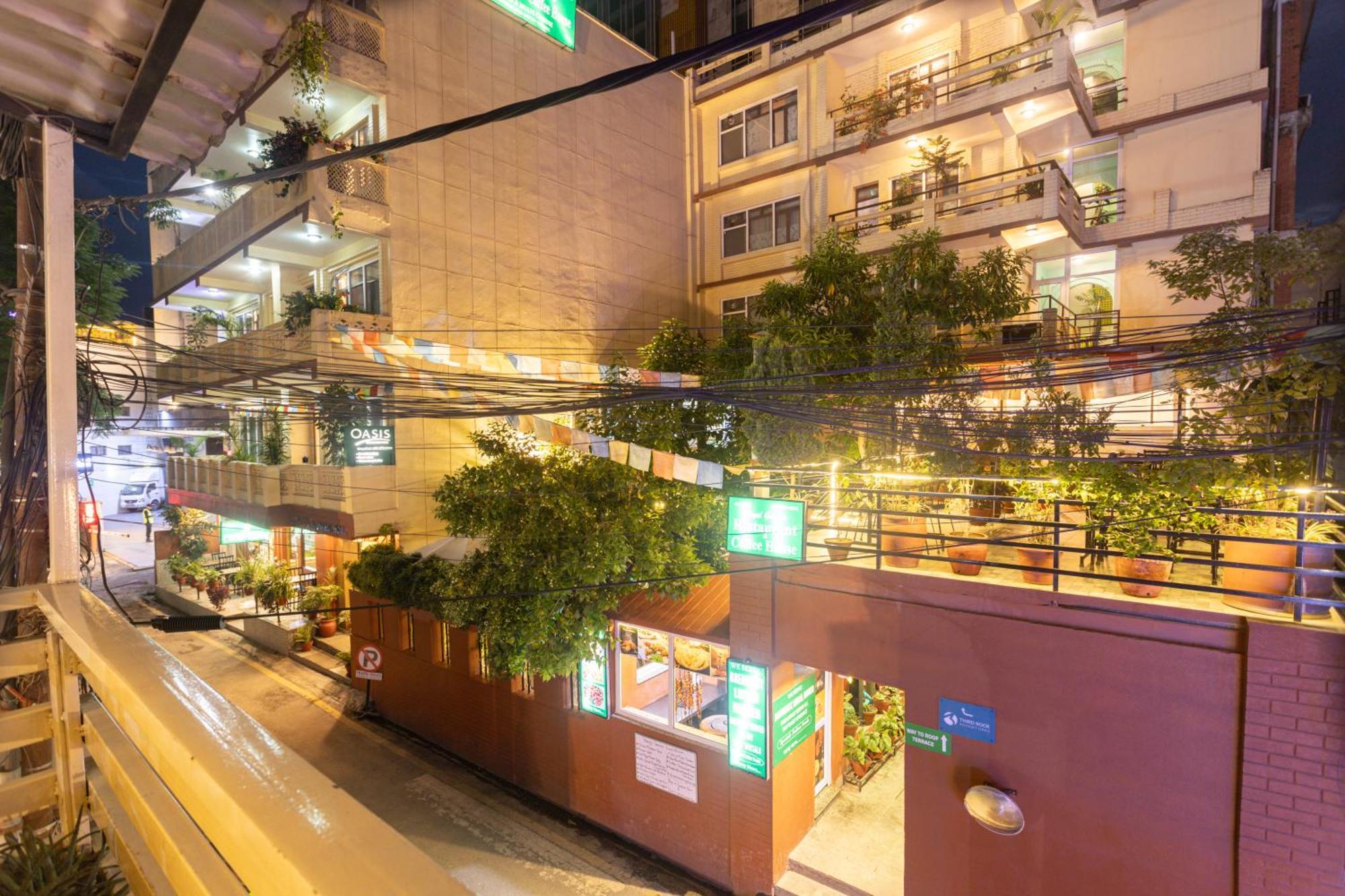 Oasis Hotel