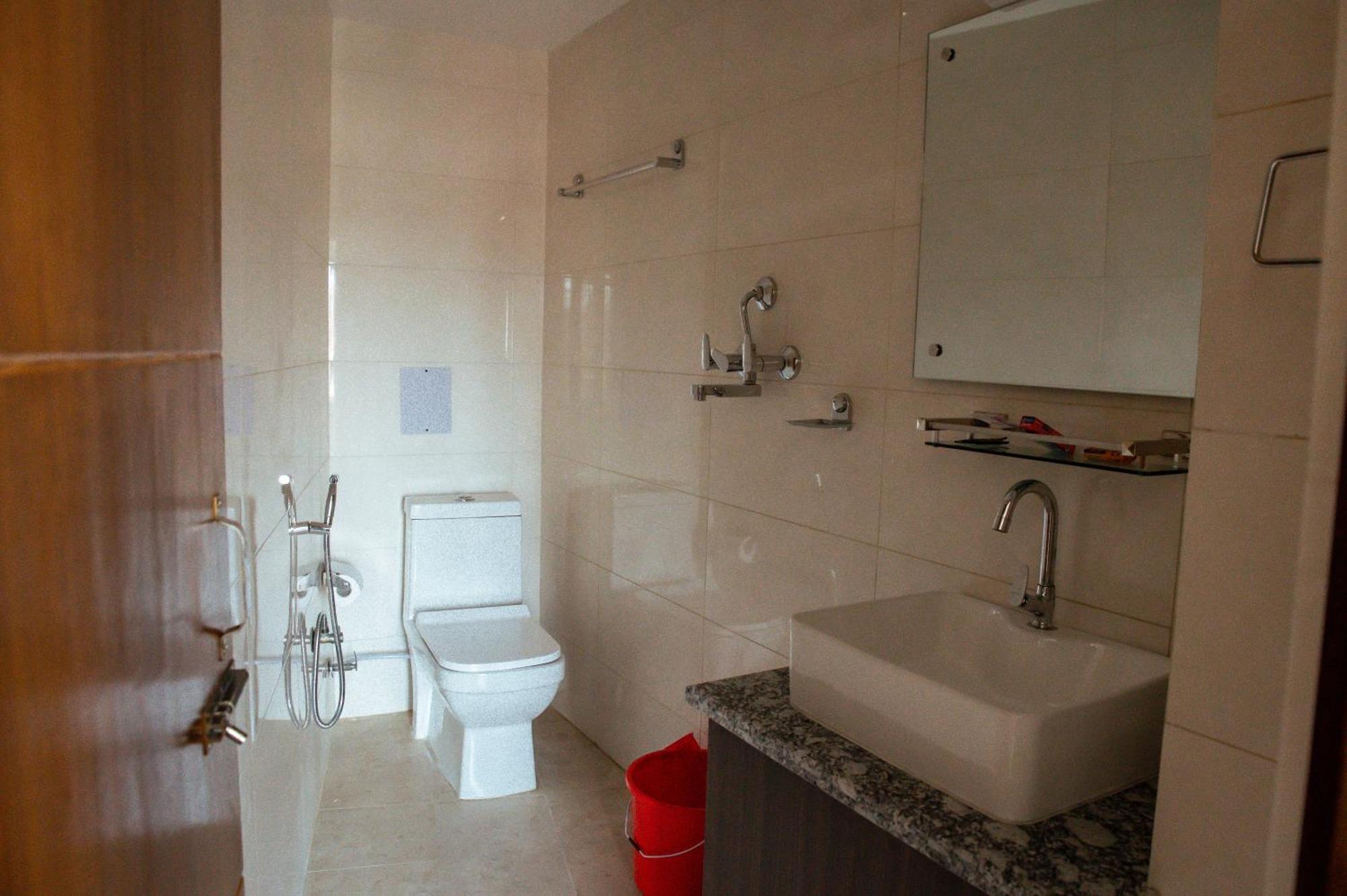 Kusum Airport Hotel