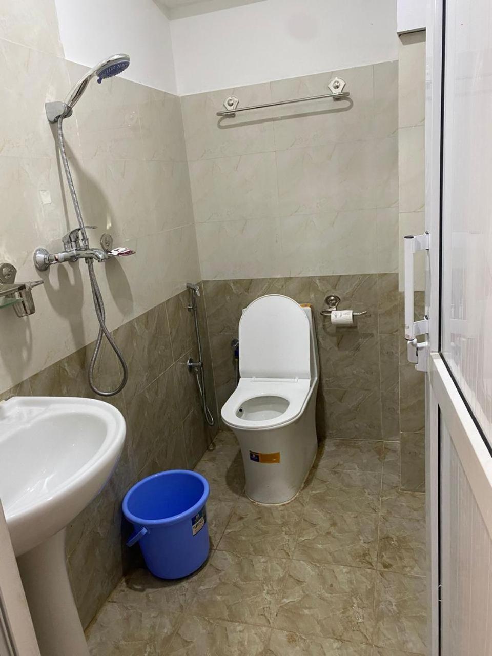 Hotel Middle Temple Pvt Ltd *