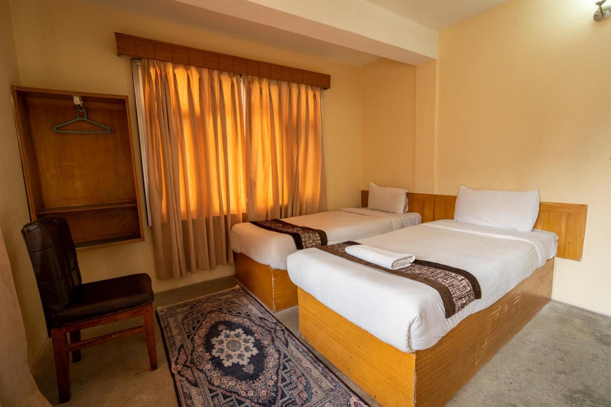 Hotel Nana 2*