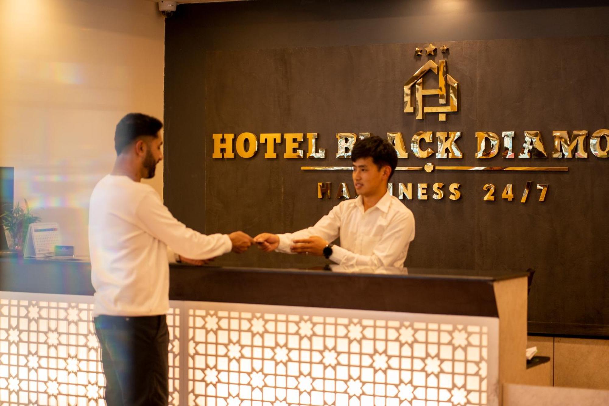 Black Diamond - Transit Point Inside Hotel Kathmandu