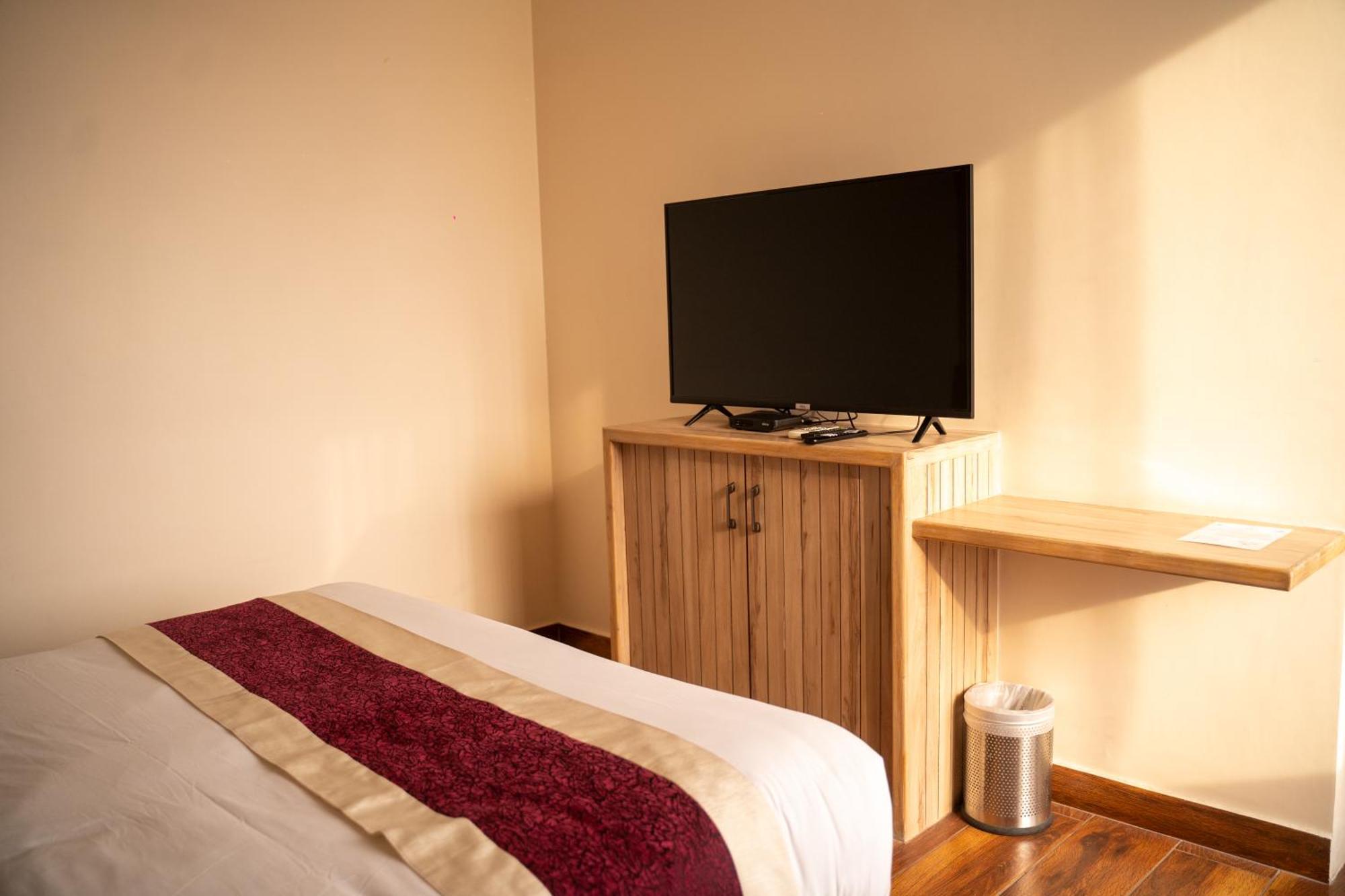 Hotel Black Diamond - Transit Point Inside Kathmandu