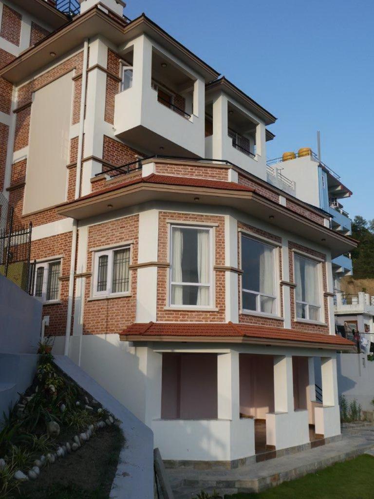 Sunny Basement With Garden And Patio Apartment *