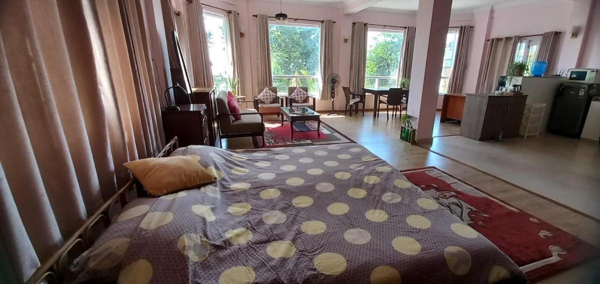 Apartment Sunny Basement With Garden And Patio *