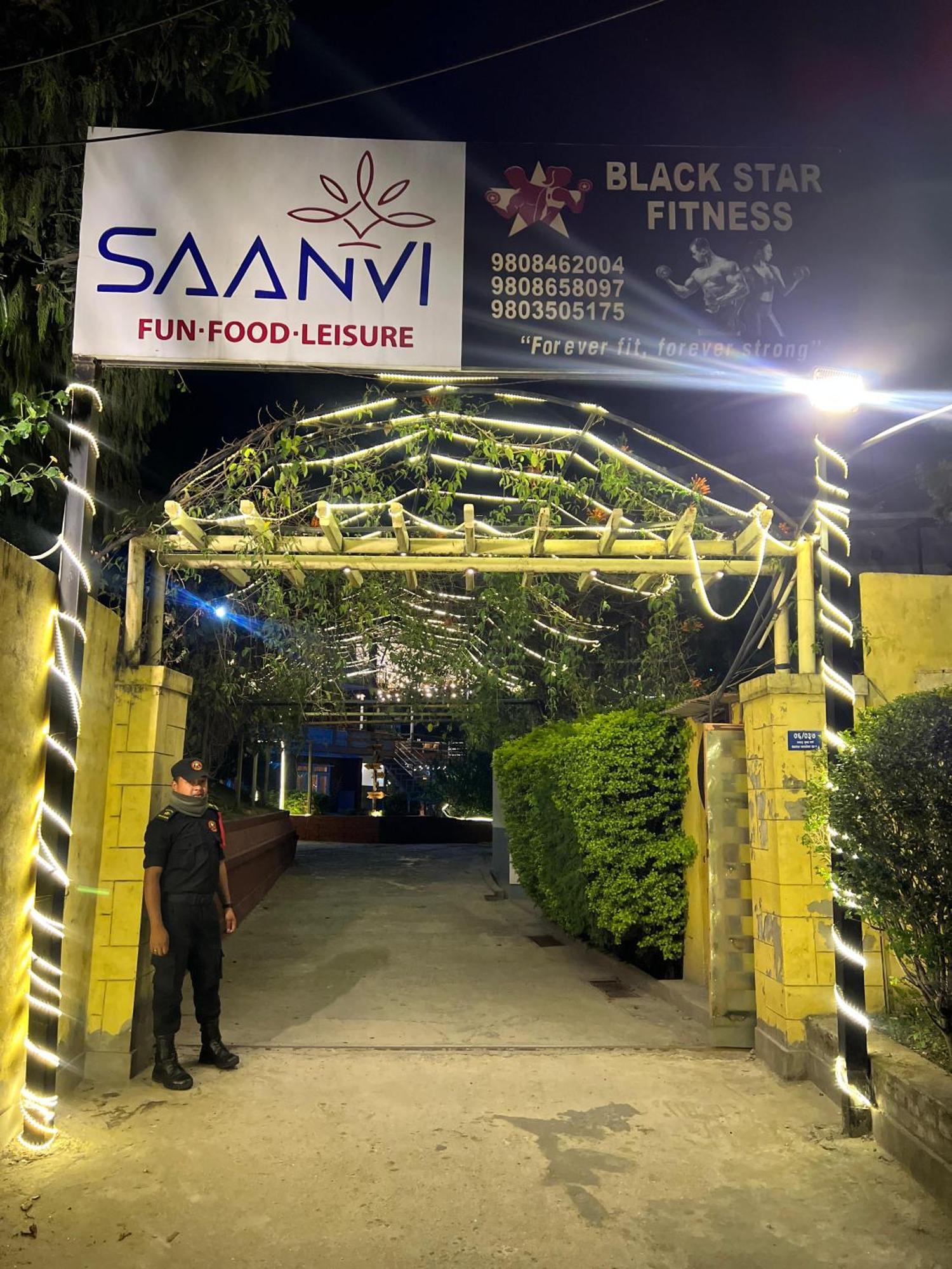 Hotel Saanvi & Restaurant