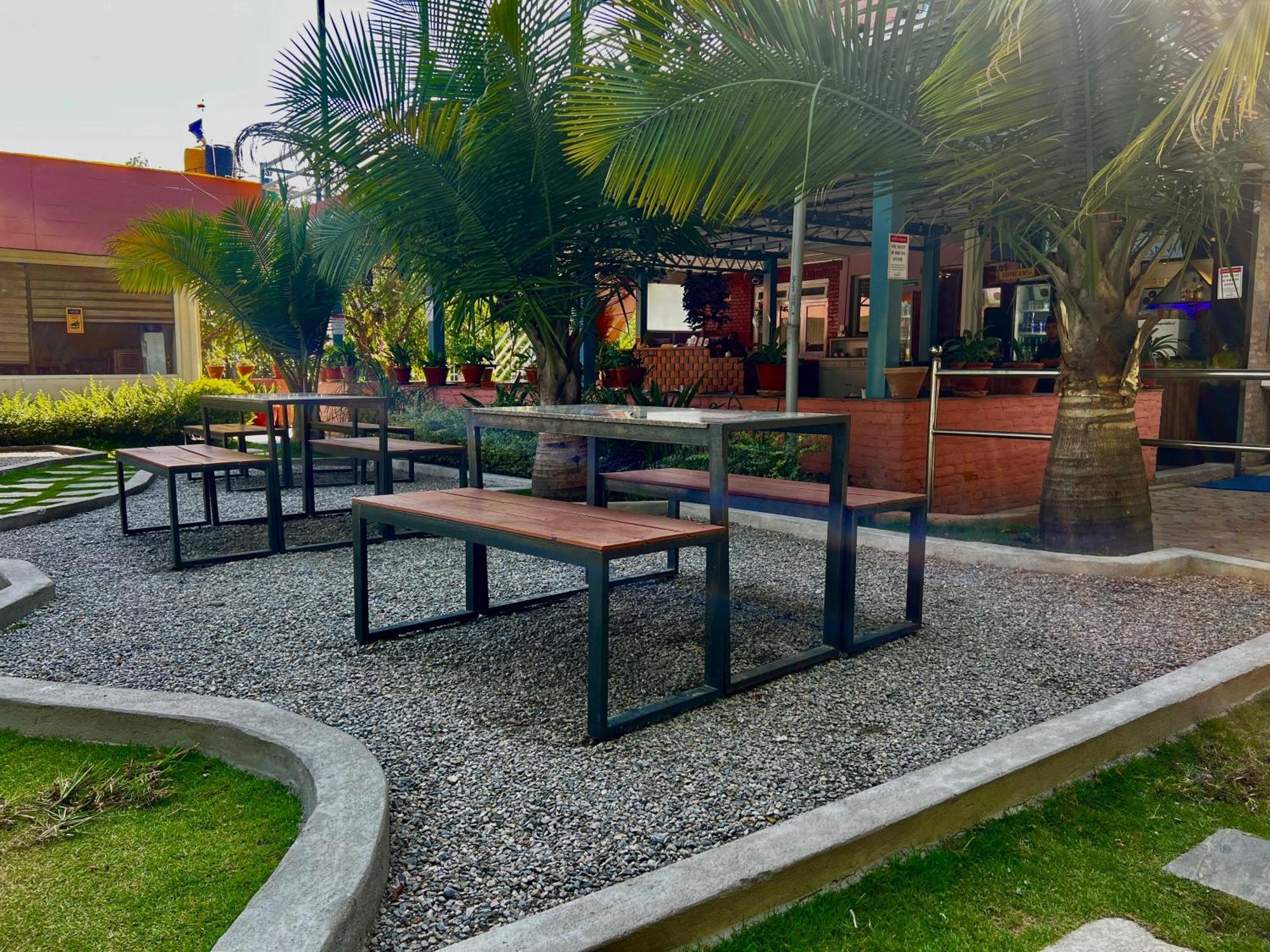 Hotel Saanvi & Restaurant 4*
