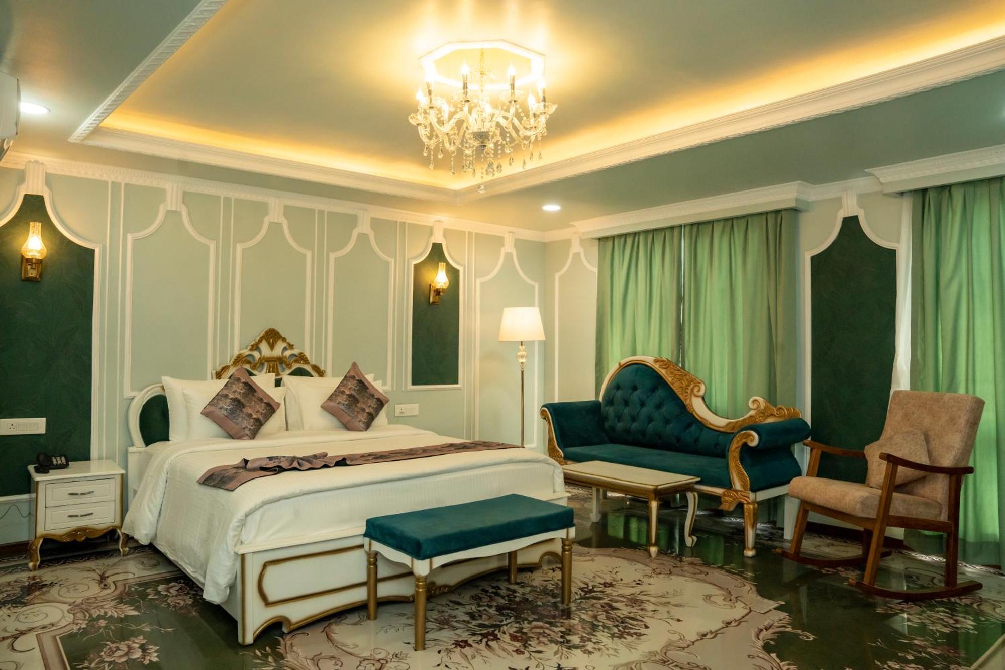 G Ramayana Hotel