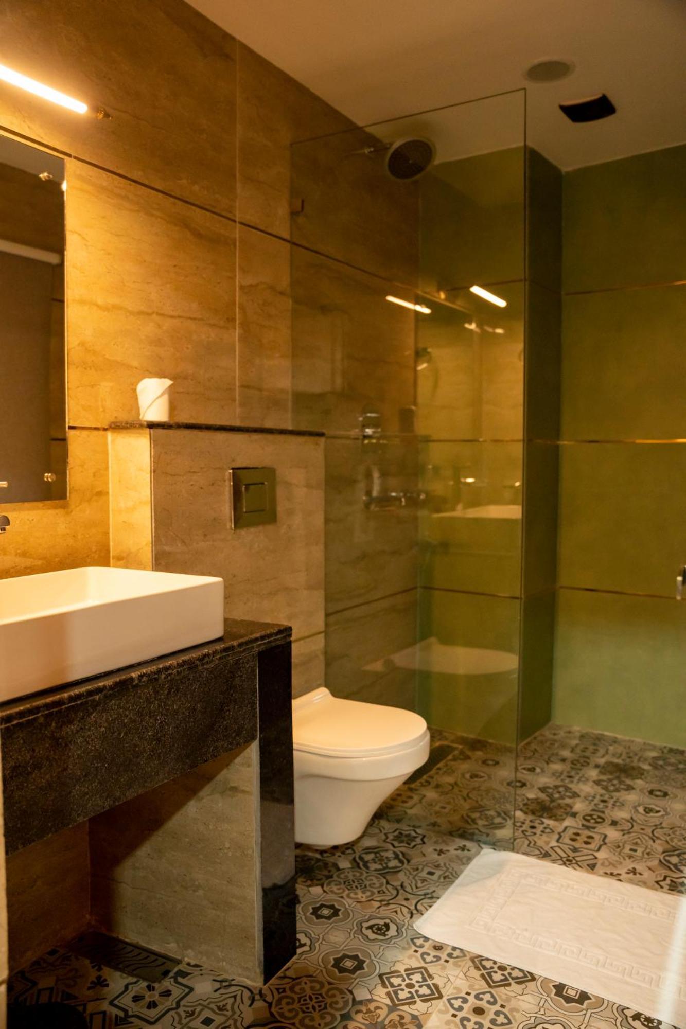 Hotel G Ramayana 5*