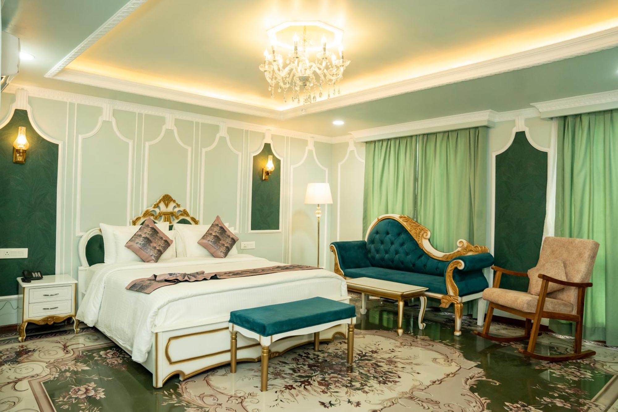 G Ramayana Hotel
