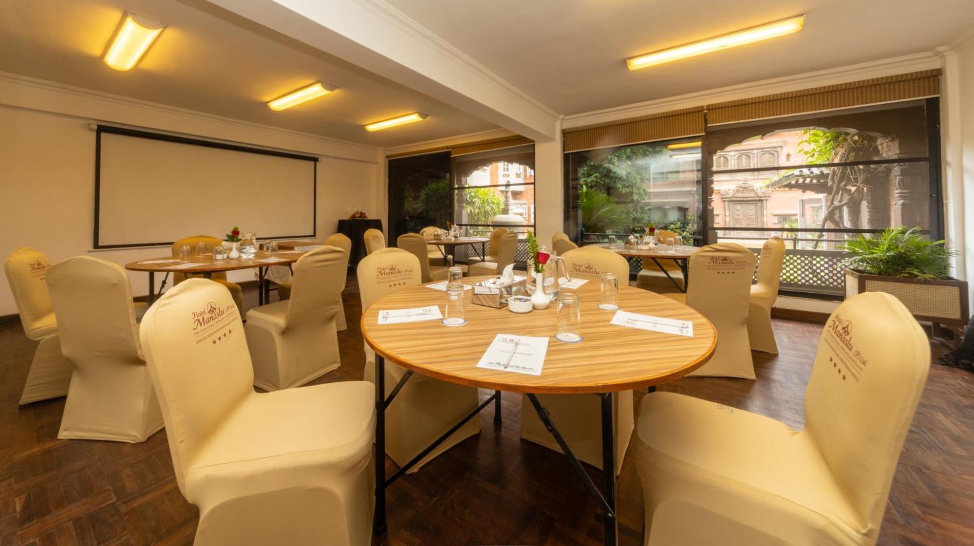 Manaslu Hotel 4*