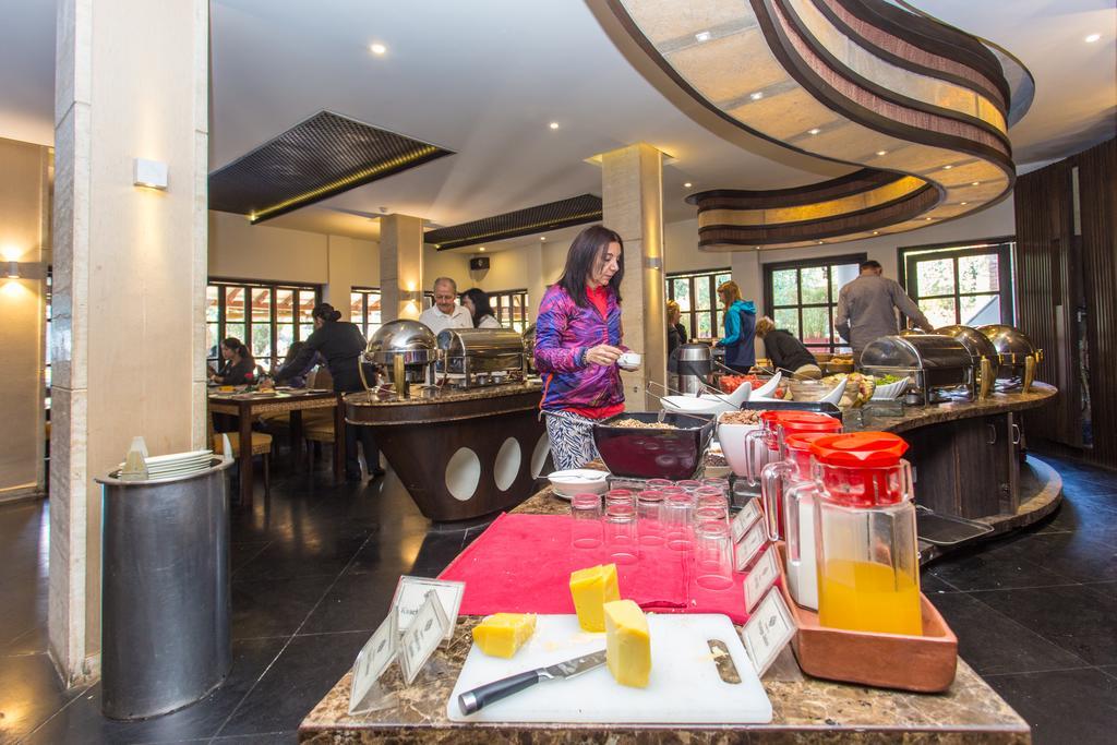 Hotel Shangri-la,