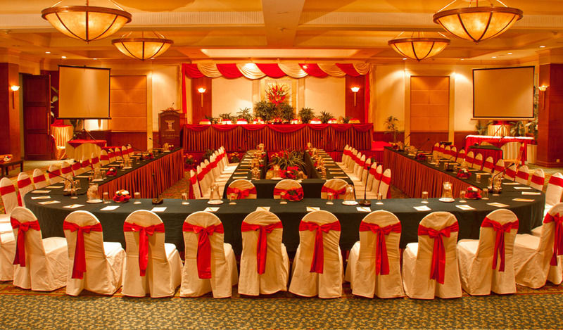 Hotel The Everest 5*
