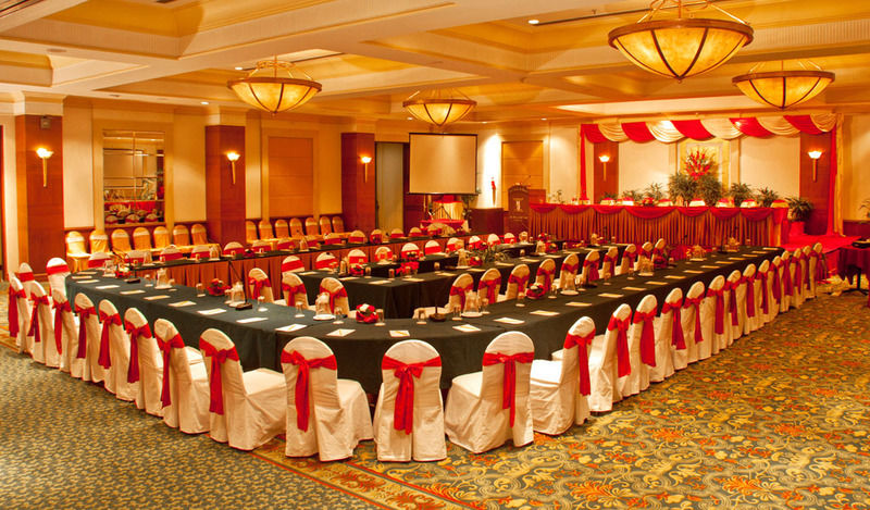 Hotel The Everest 5*