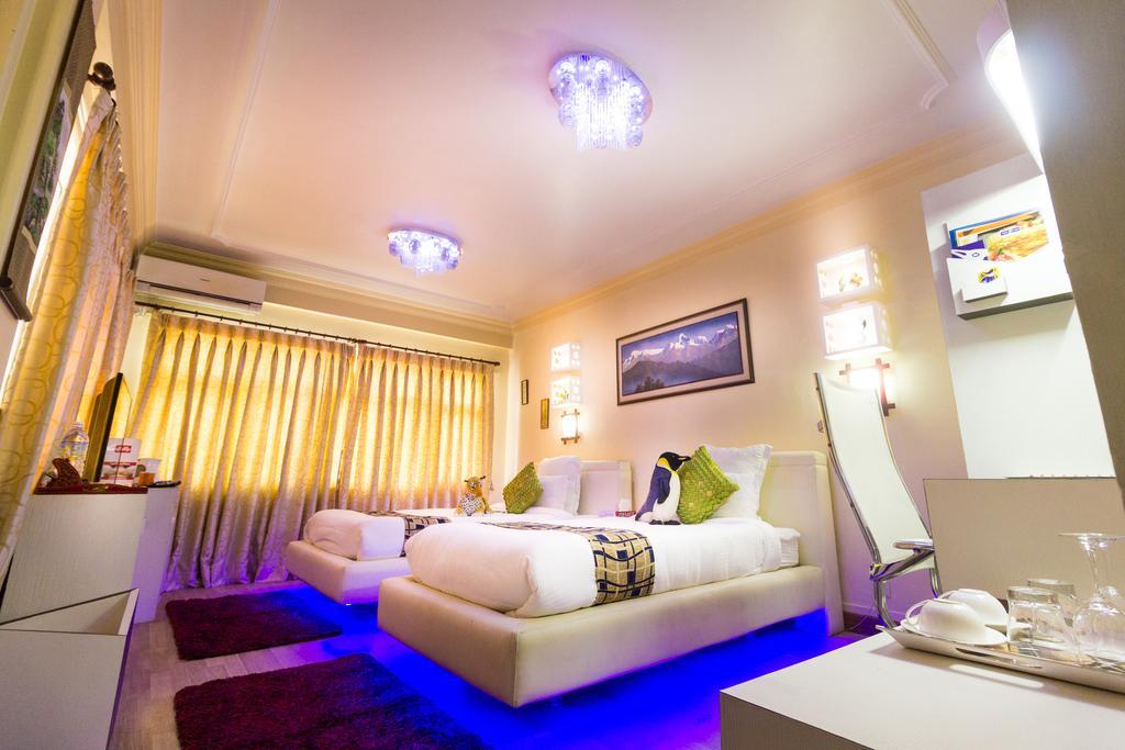 Aria Boutique & 4*