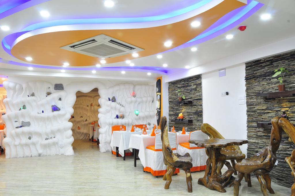 Hotel Royal Penguin Boutique & 4*