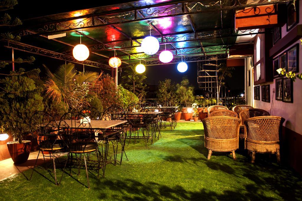 Friends Hotel 3*