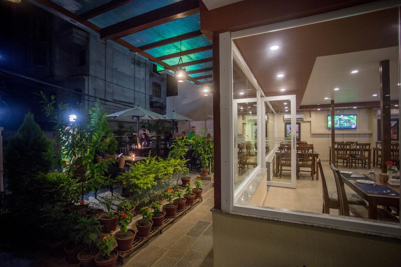 Oasis Hotel