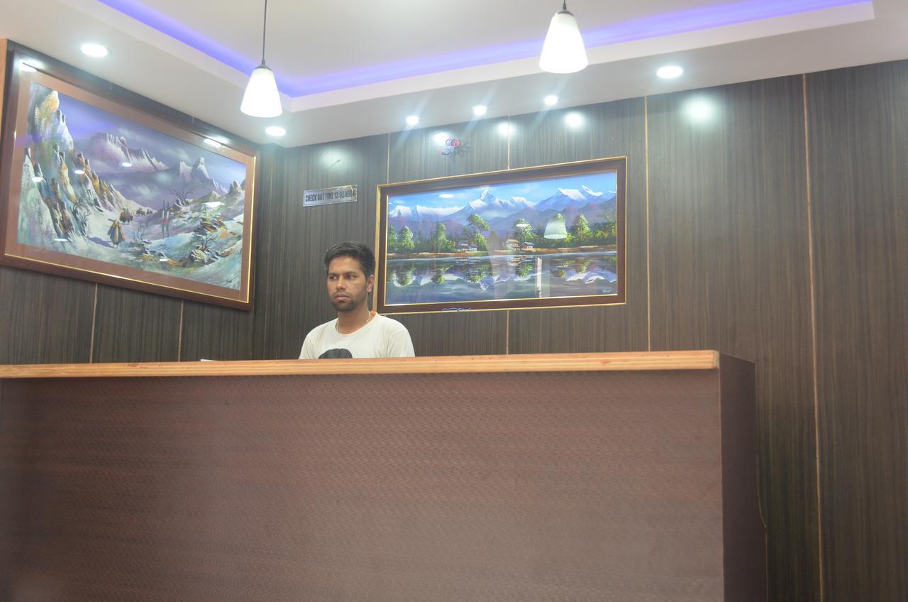 Hotel Holiday Inn 3*