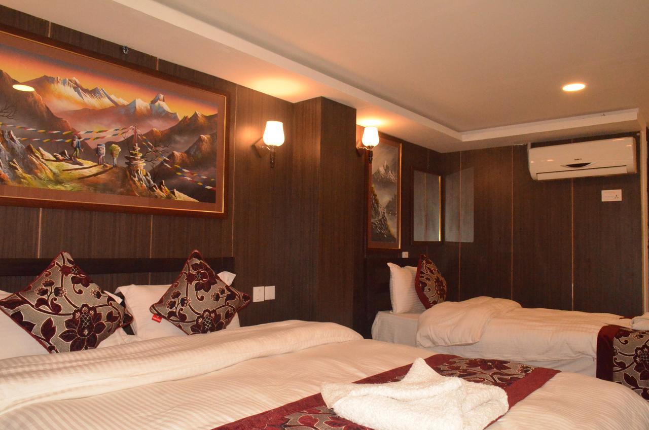 Hotel Holiday Inn 3*