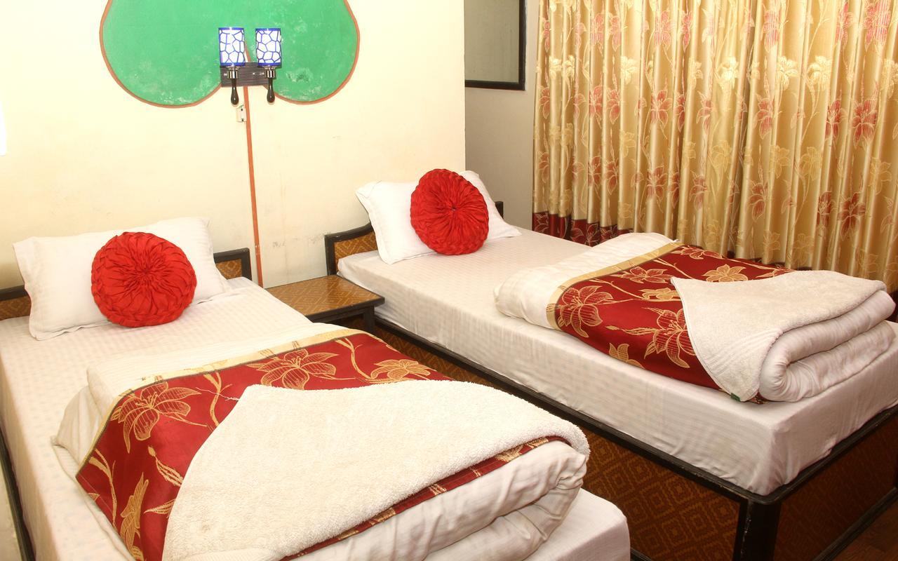 Elbrus Hostel *