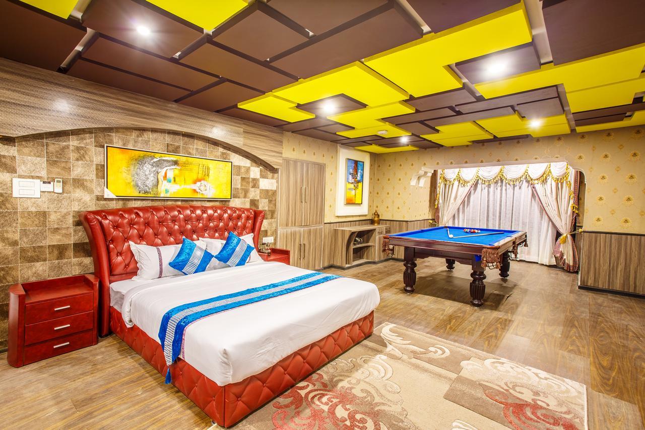 Royal Empire Boutique Hotel 3*