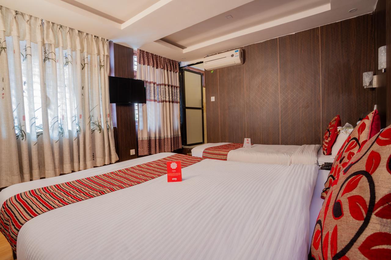 Traveler's Hotel *