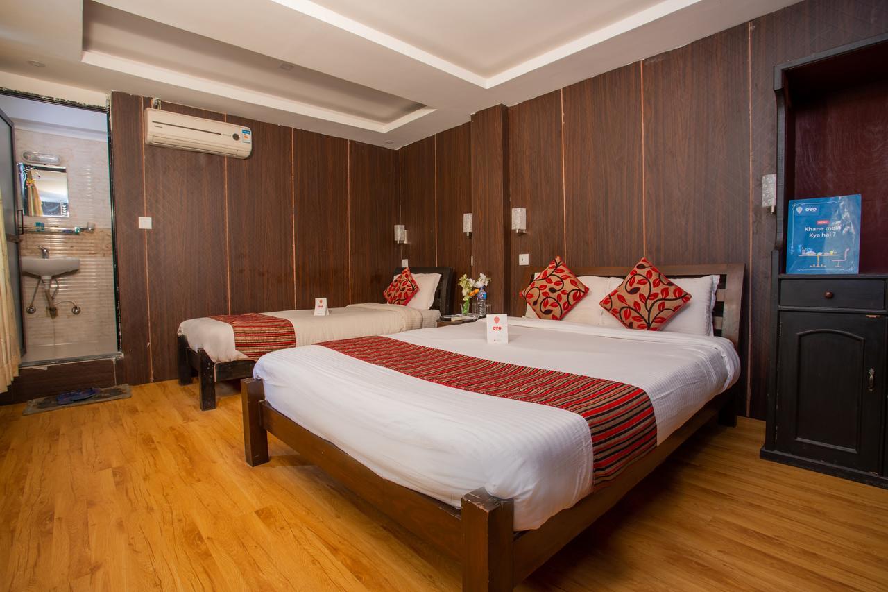 Traveler's Hotel *
