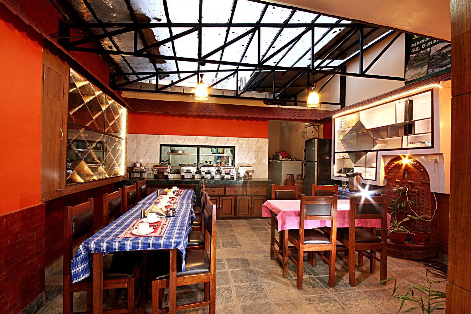 Bubo Himalaya Hotel 2*
