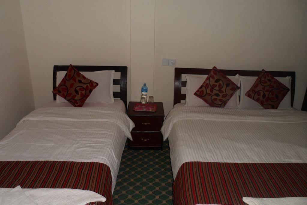 Hotel Traveler's *