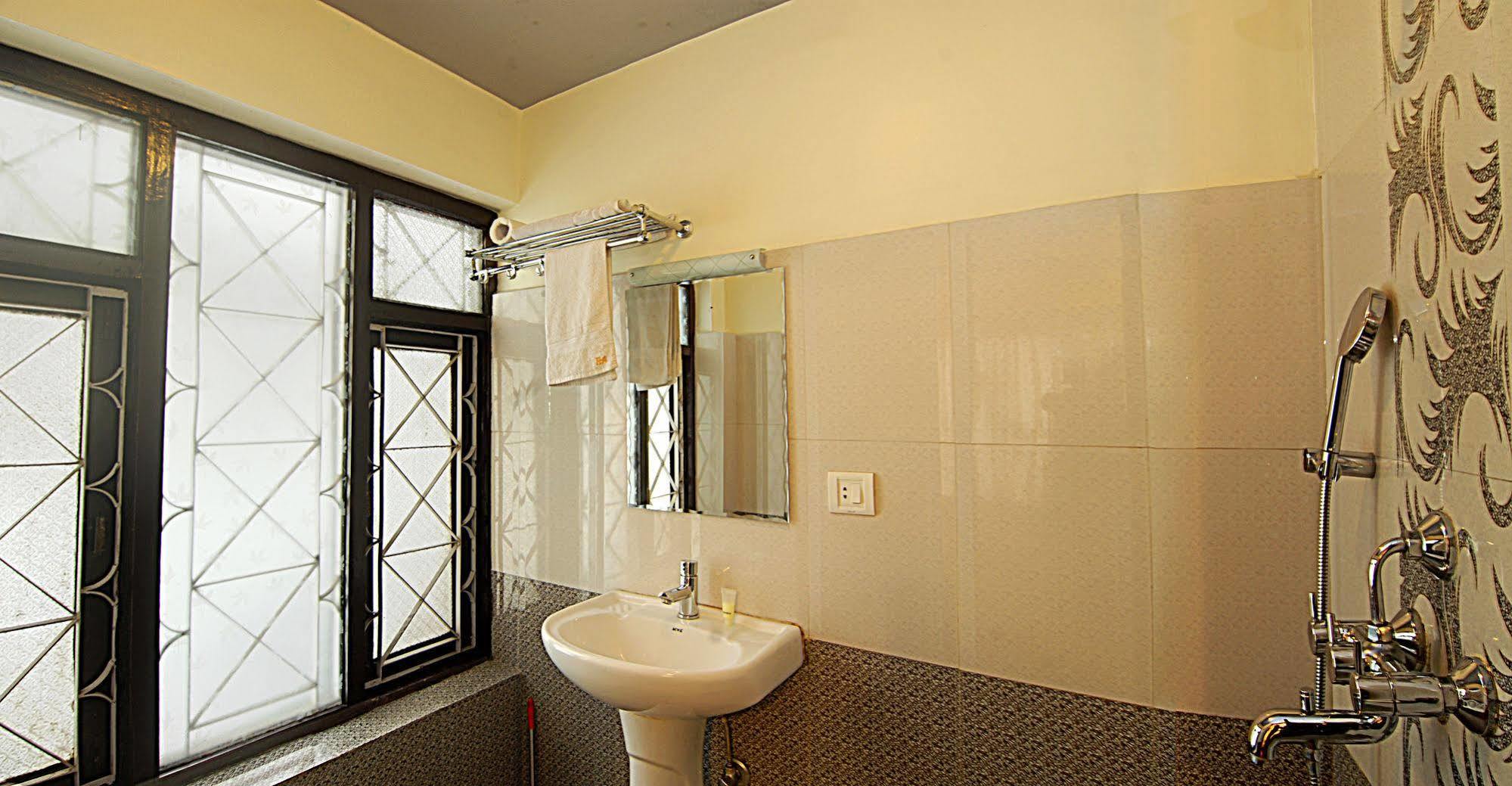 Amaryllis Hotel 3*