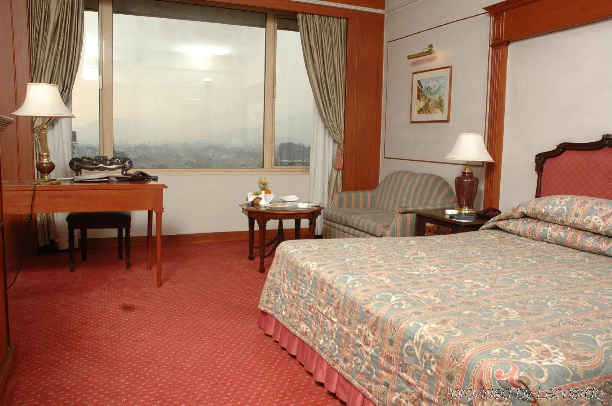 Hotel The Everest 5*