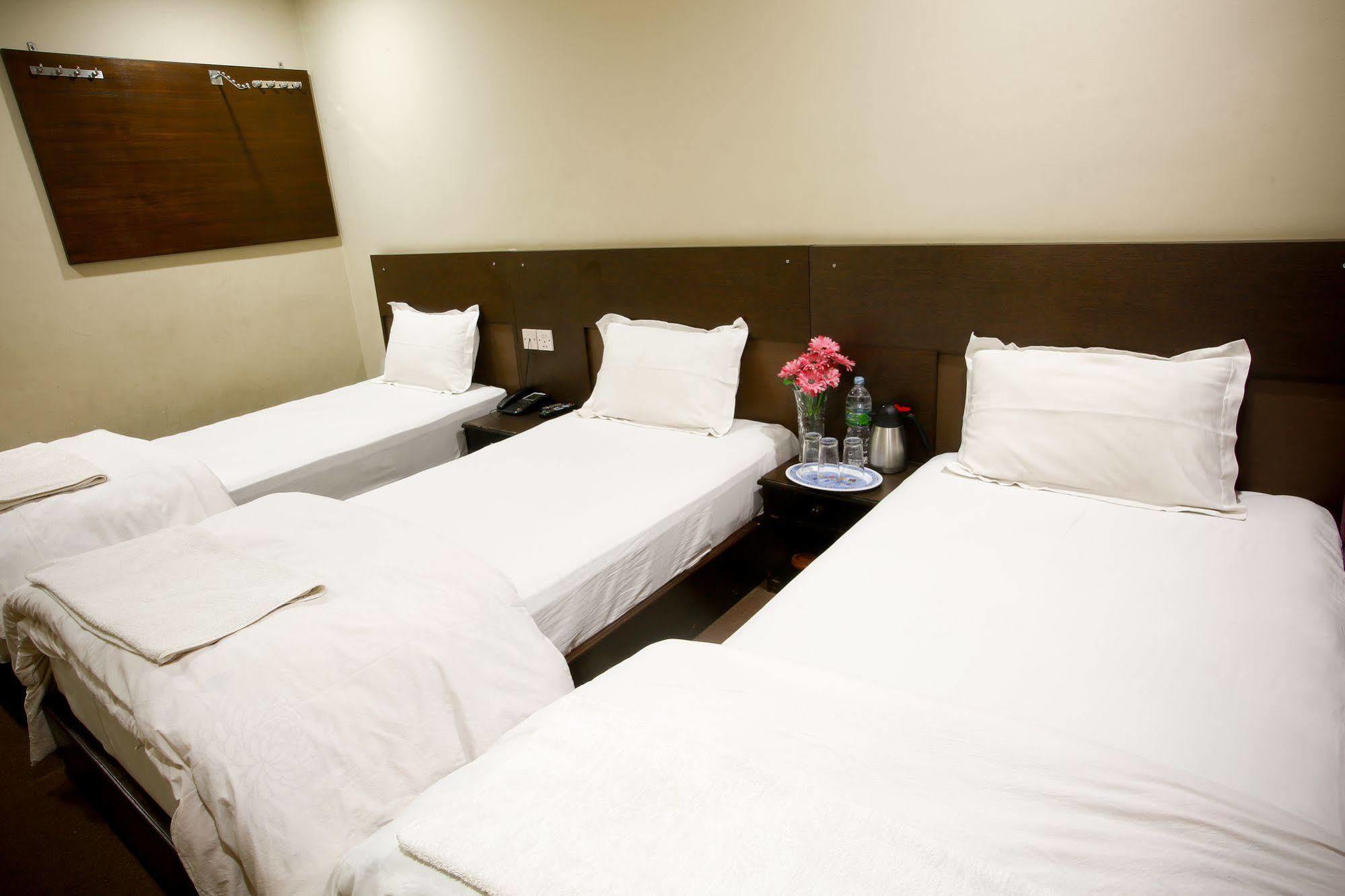 Nandini Hotel 2*