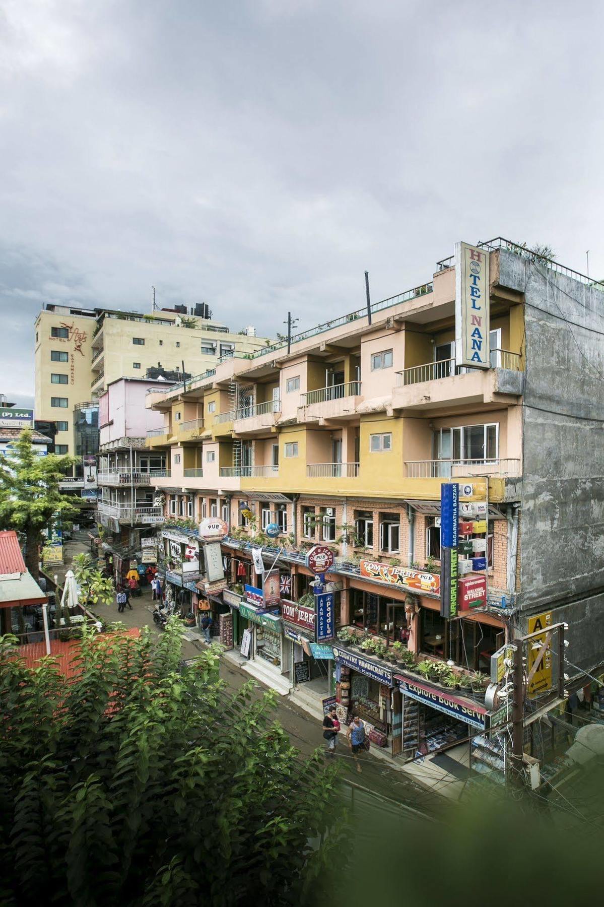 Nana Hotel
