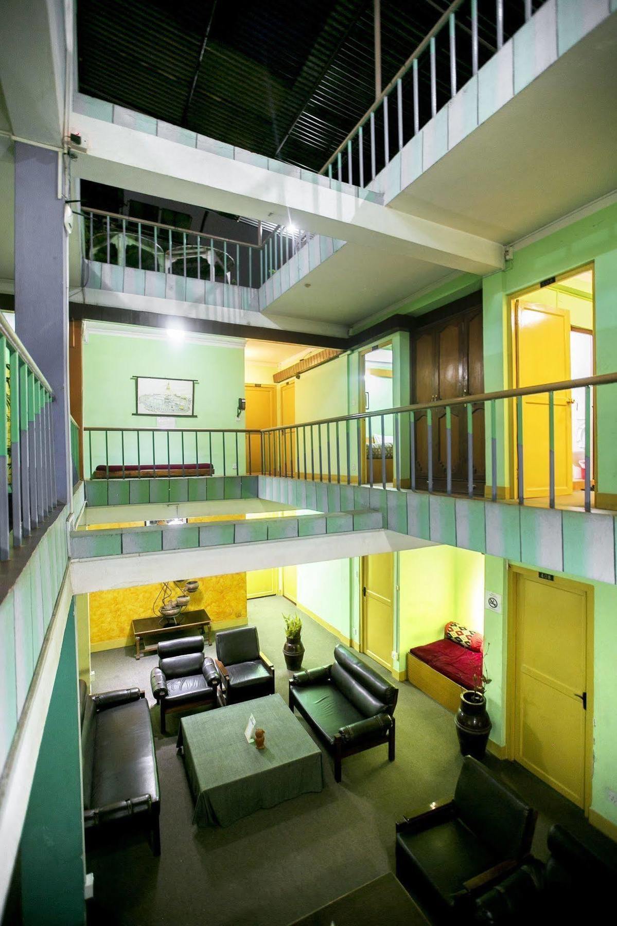 Nana Hotel
