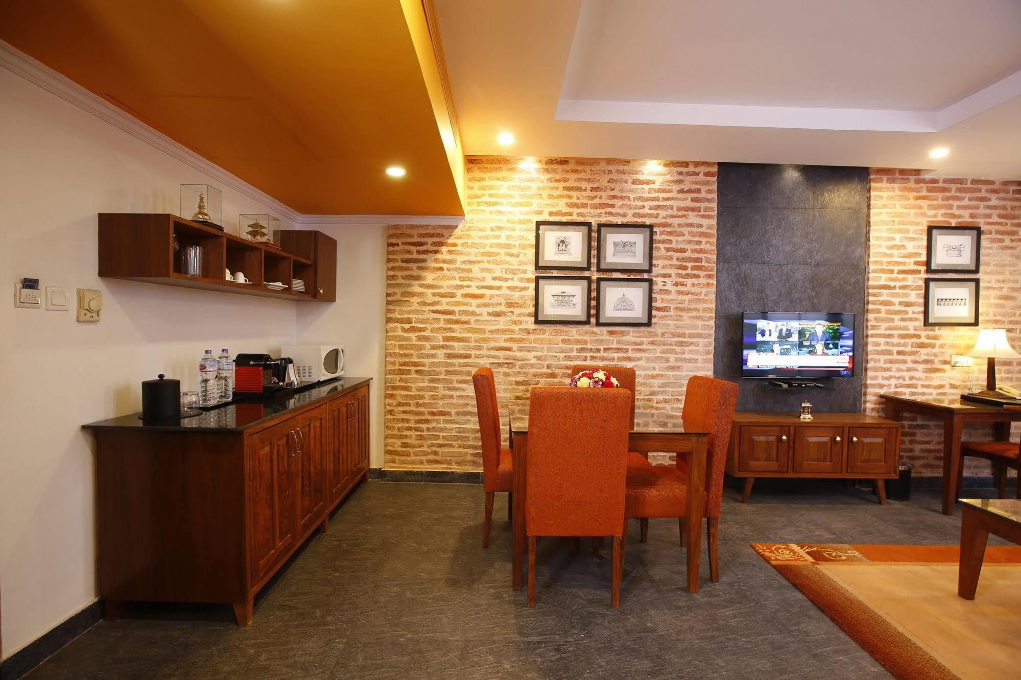 Royal Singi Hotel