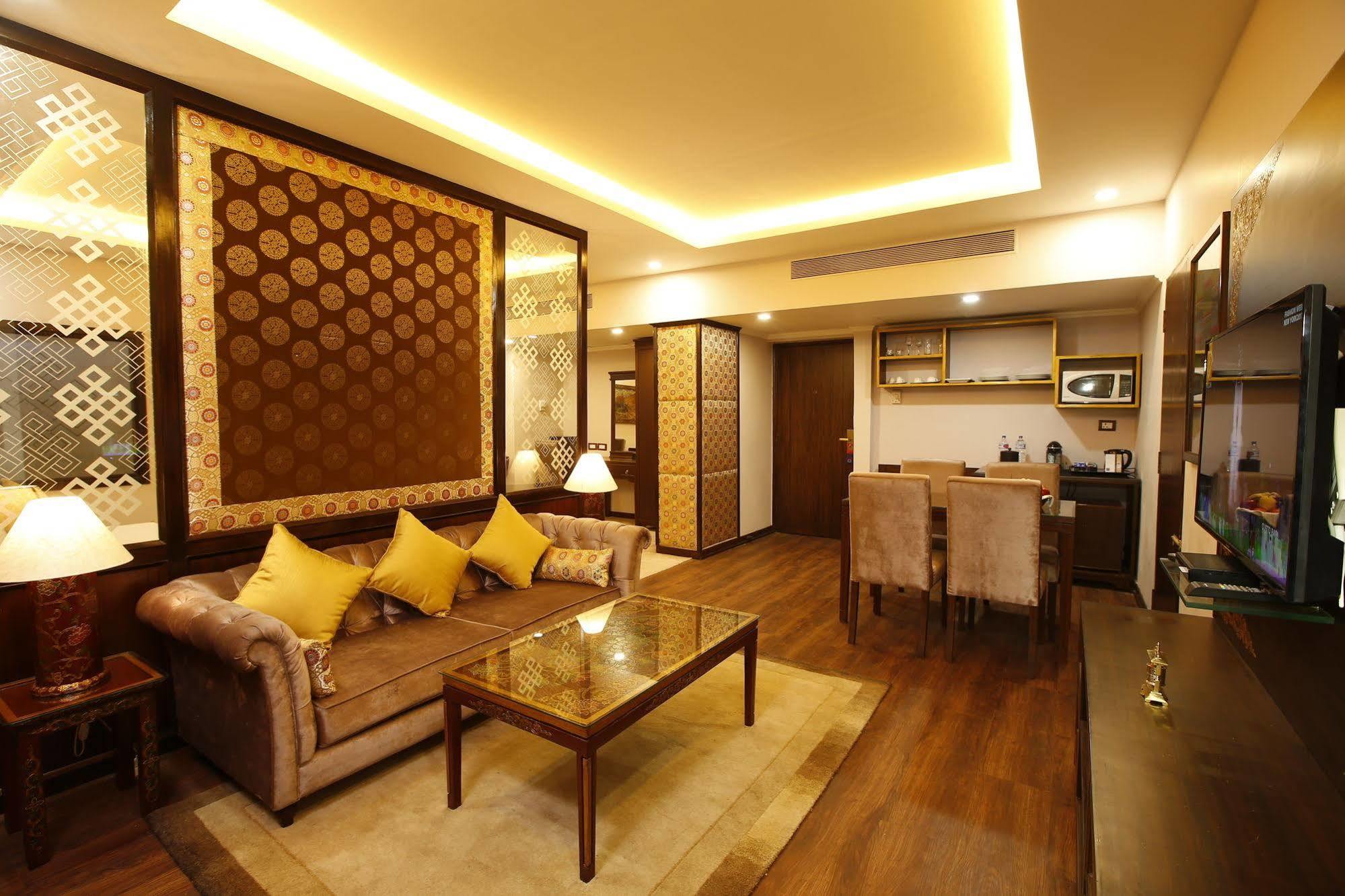 Royal Singi Hotel