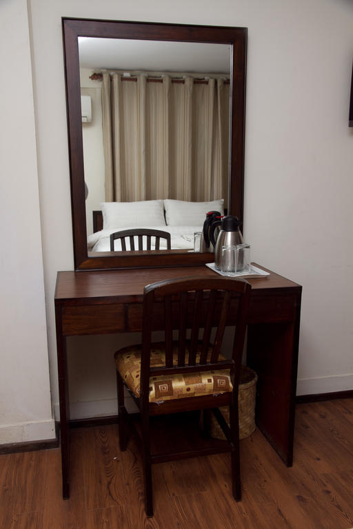Yambu Hotel 3*