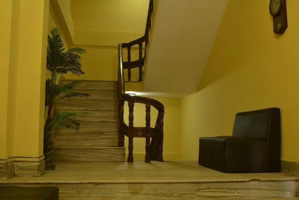 Red Panda Hotel 2*
