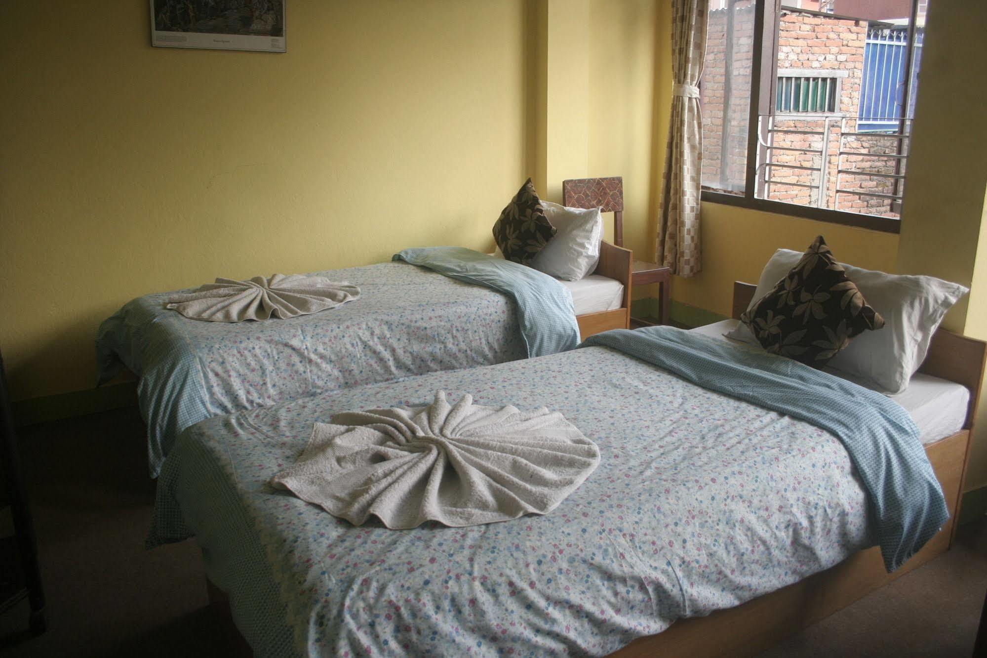 Yala Peak Hostel *