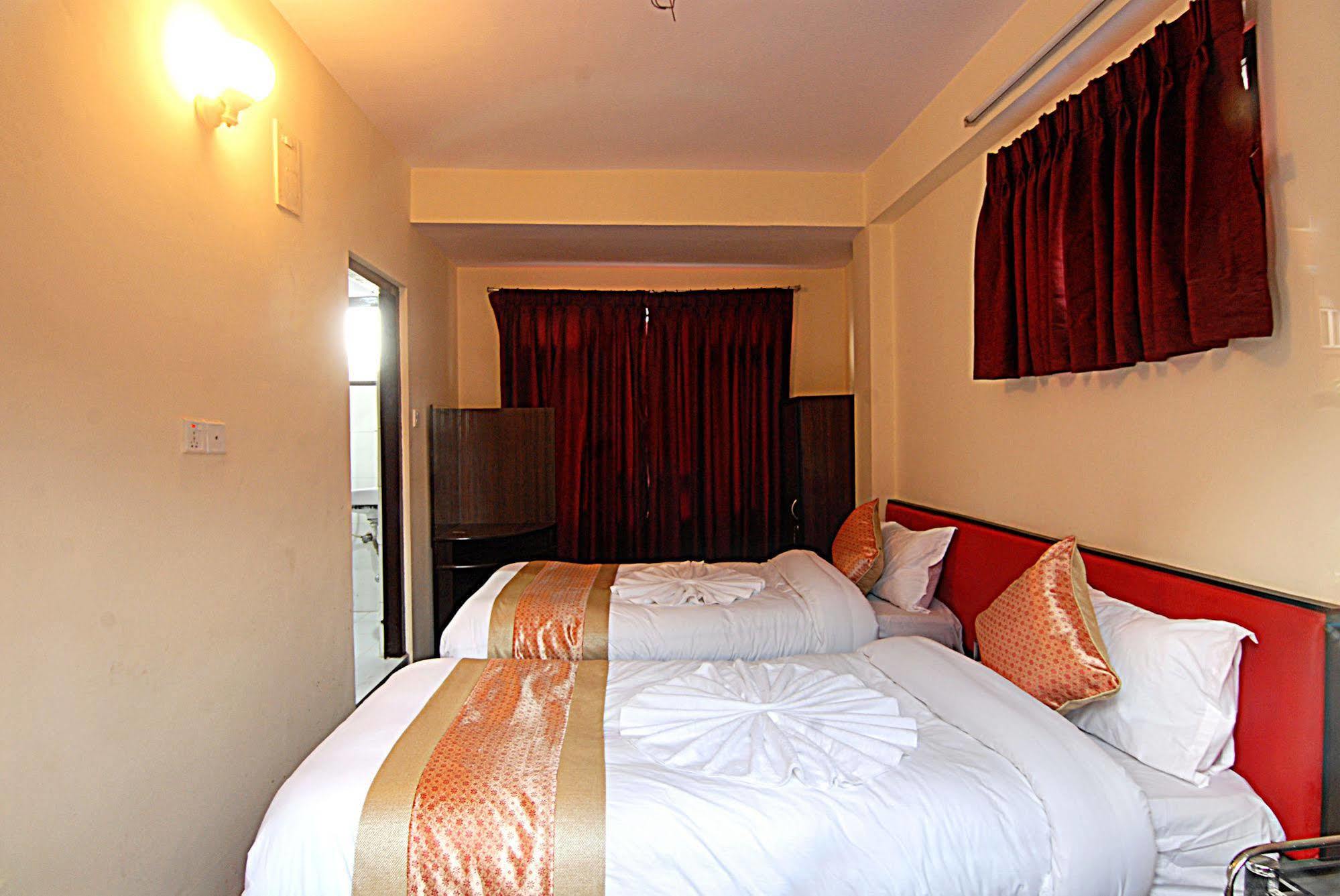 Gallery Nepal 2*