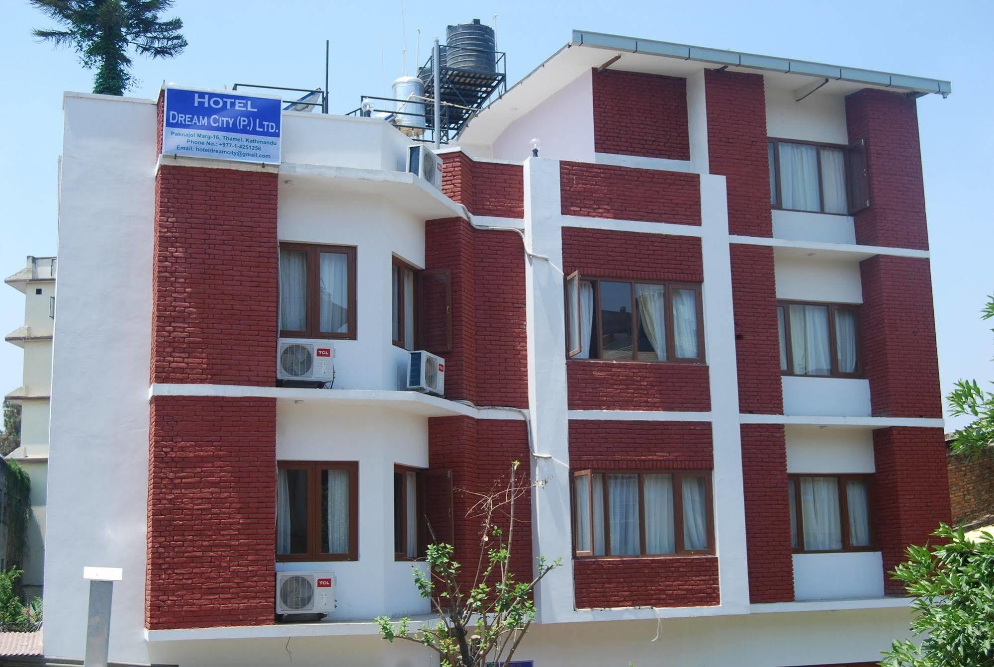 Hotel Dream City