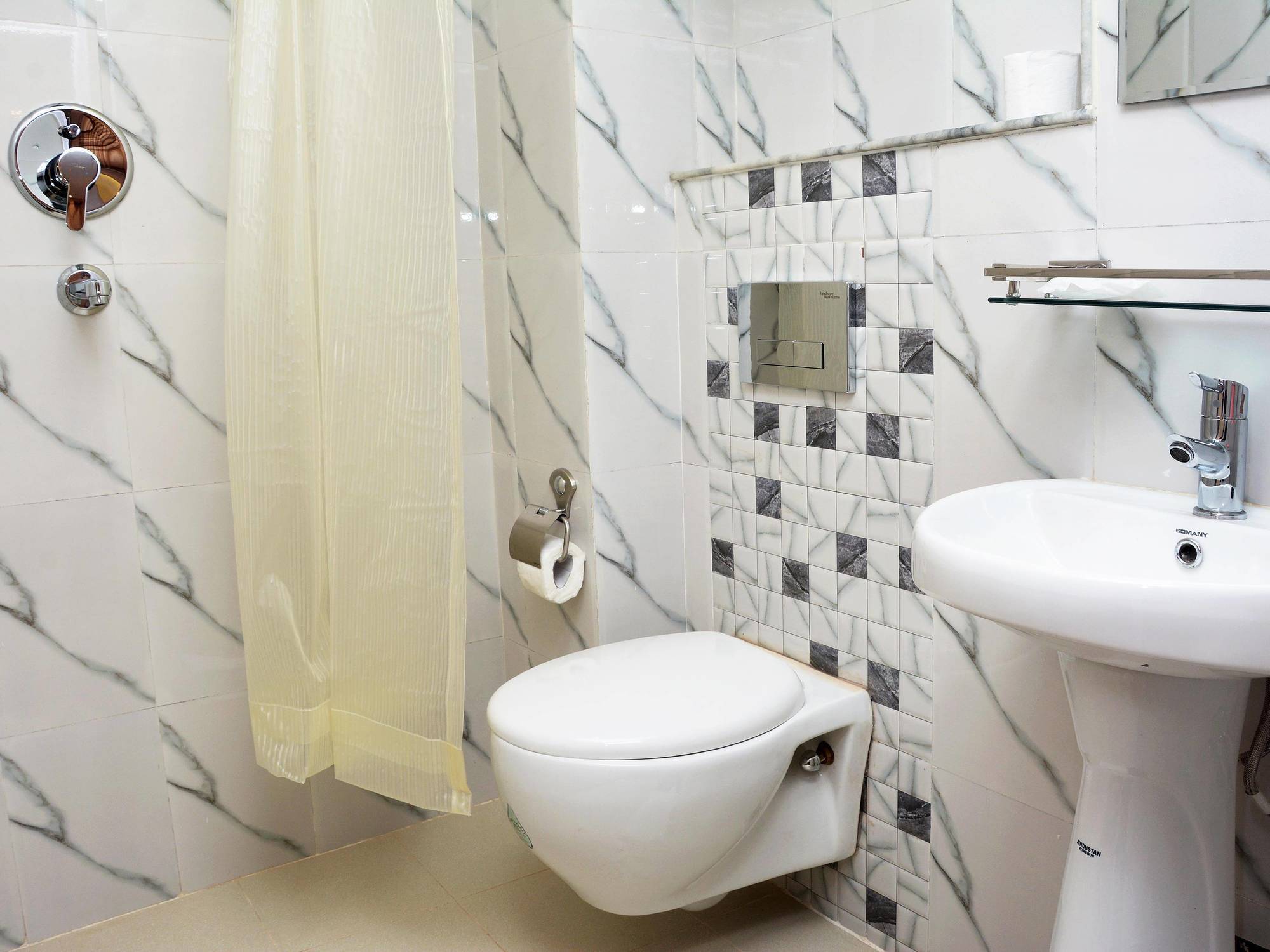 Bed & Breakfast Lemon Tree Pvt. Ltd 3*
