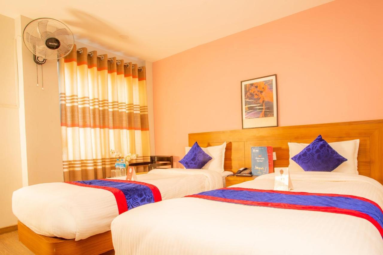 Oyo 136 Om Plaza Hotel 2*