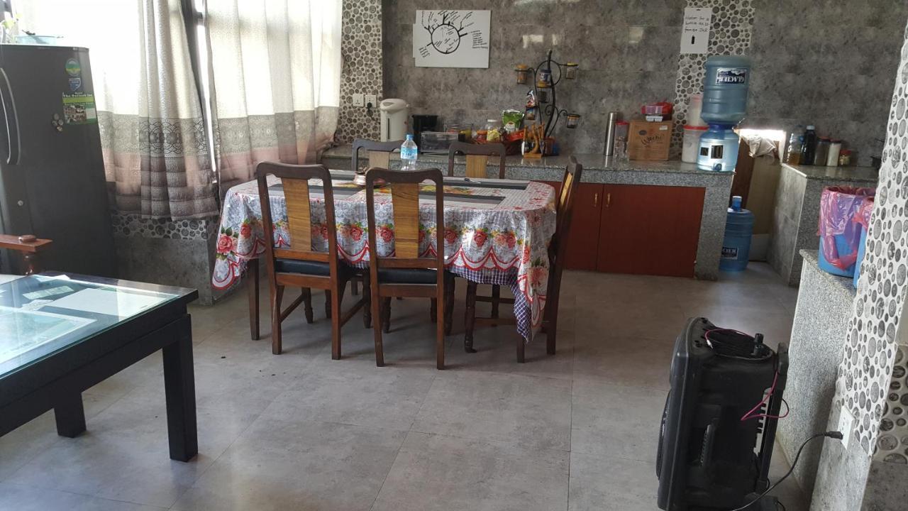 Royal Tourist House Bed & Breakfast