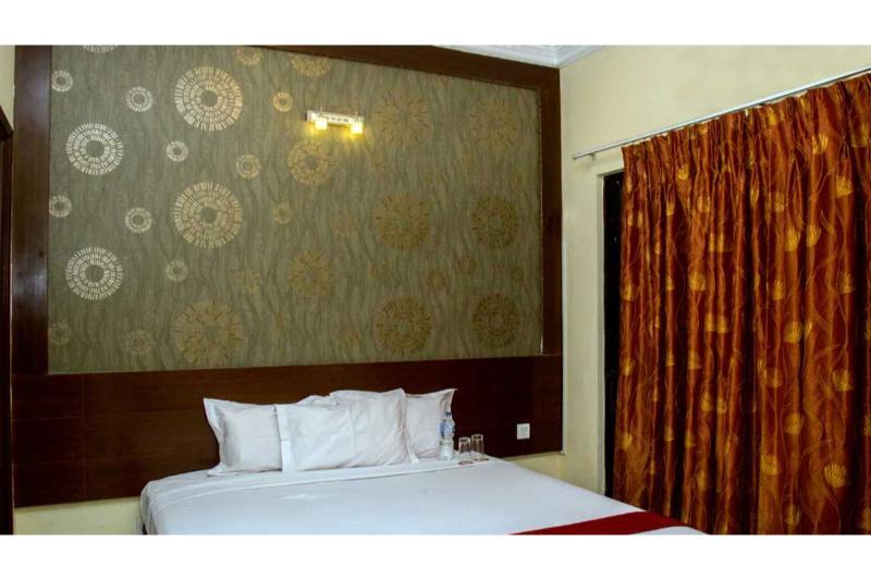 Landmark Hotel 4*