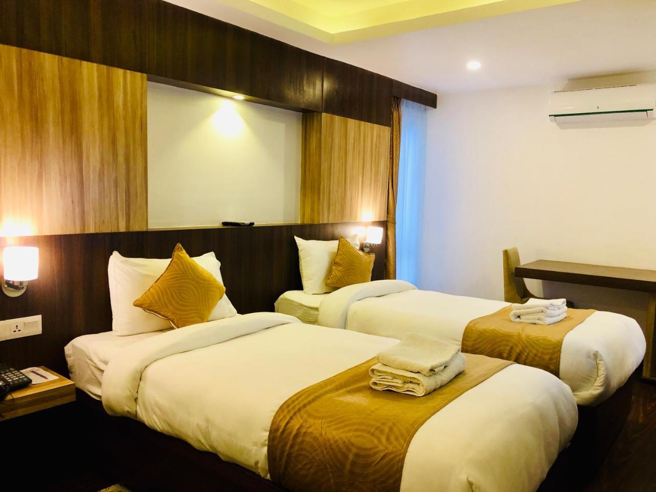 Hotel The Milestone &