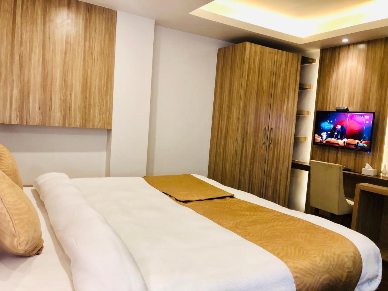 The Milestone & 3* Kathmandu